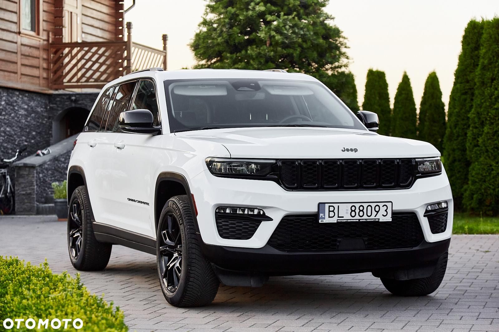 Jeep Grand Cherokee - 1