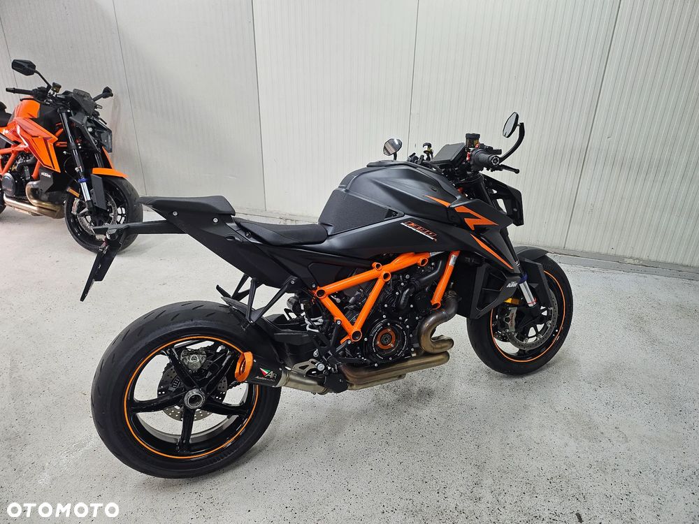 KTM Super Duke 1350 - 10