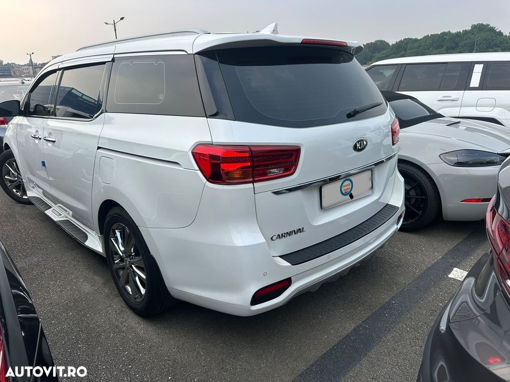Kia Carnival - 5