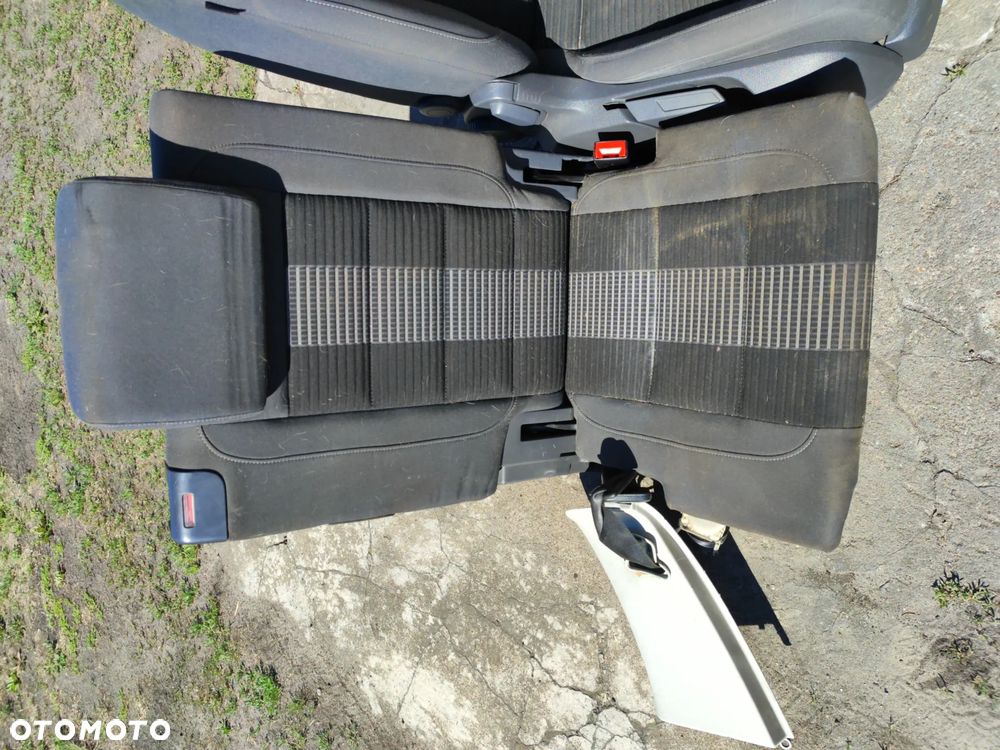 fotel przód x2 + fotel drugi rząd x3 + fotel trzeci rząd x2 plus mocowania boczki kpl. 7 osób do Vw Touran I 03-10r , komplet z foto - 17