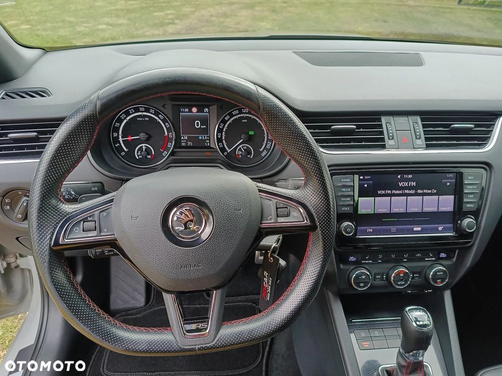 Skoda Octavia 2.0 TDI DSG RS - 20