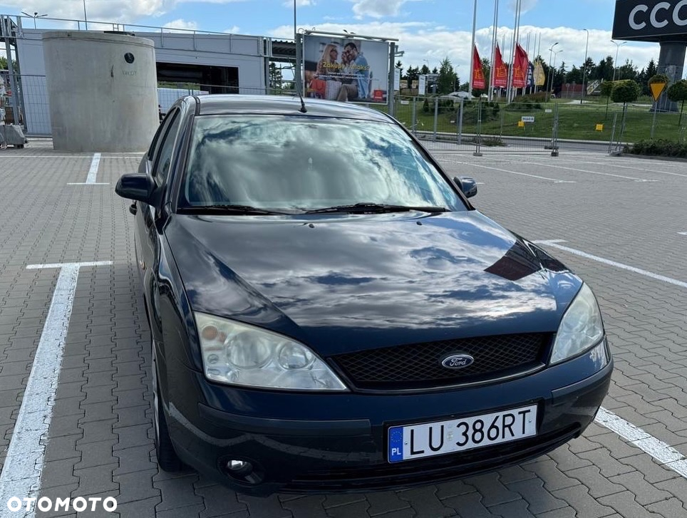 Ford Mondeo 1.8 Ambiente - 2
