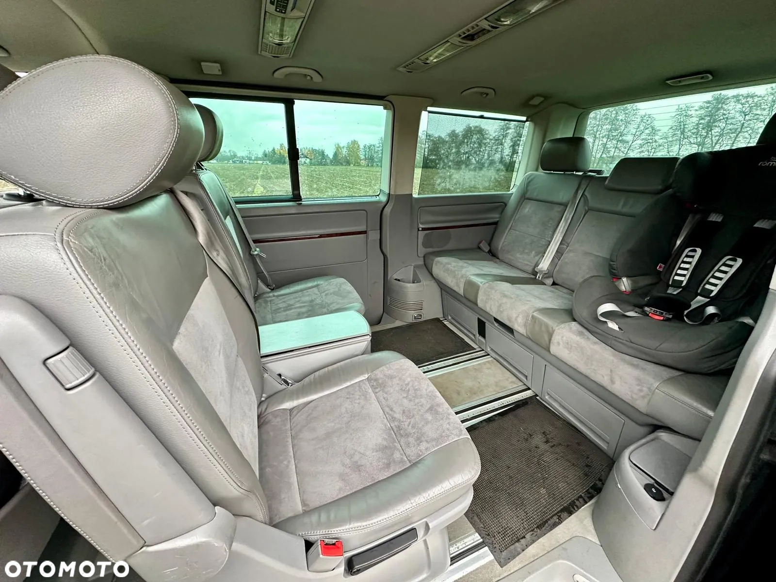 Volkswagen Multivan - 7