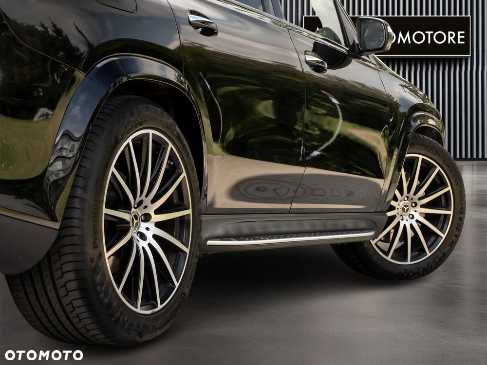 Mercedes-Benz GLS - 12