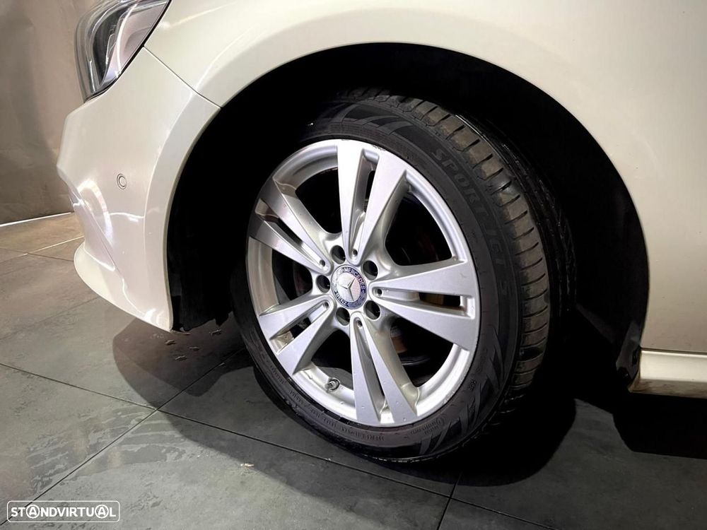 Mercedes-Benz A 180 d Urban Aut. - 6