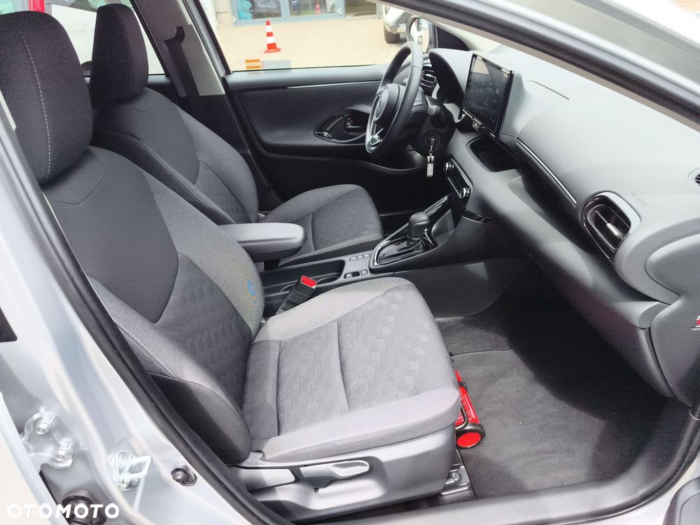 Toyota Yaris Hybrid 1.5 Style - 10