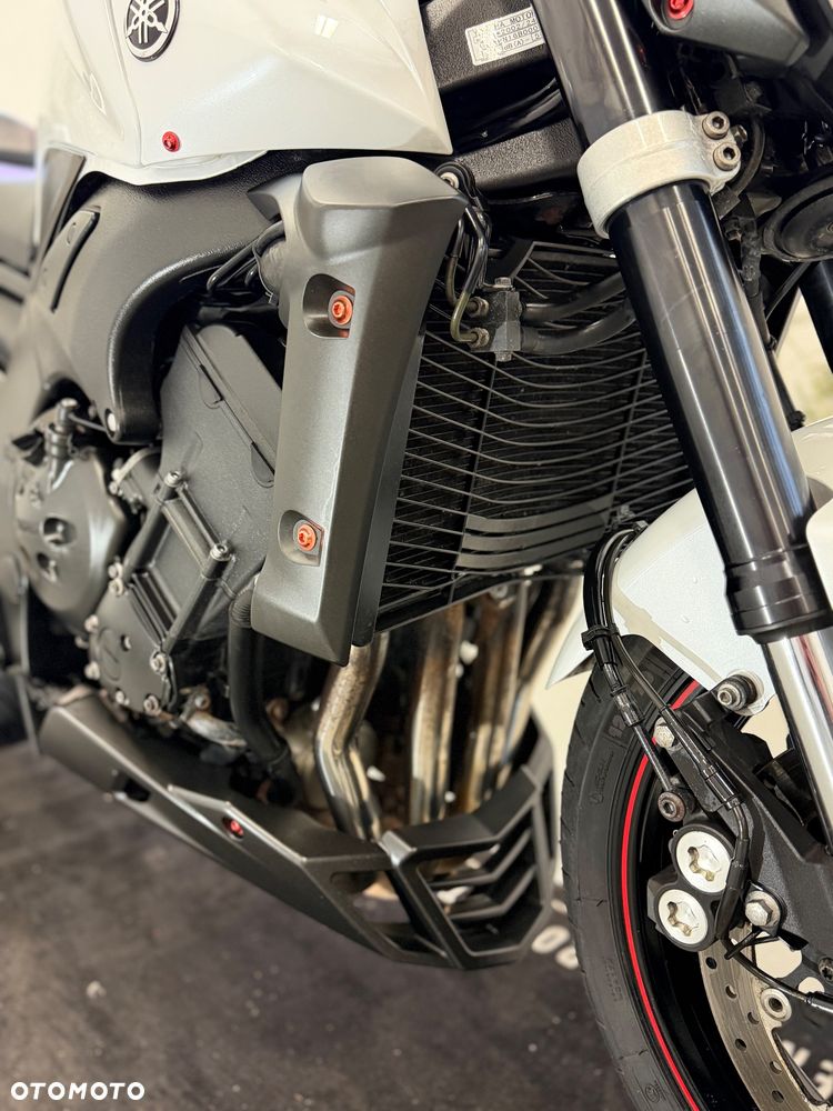 Yamaha FZ - 11
