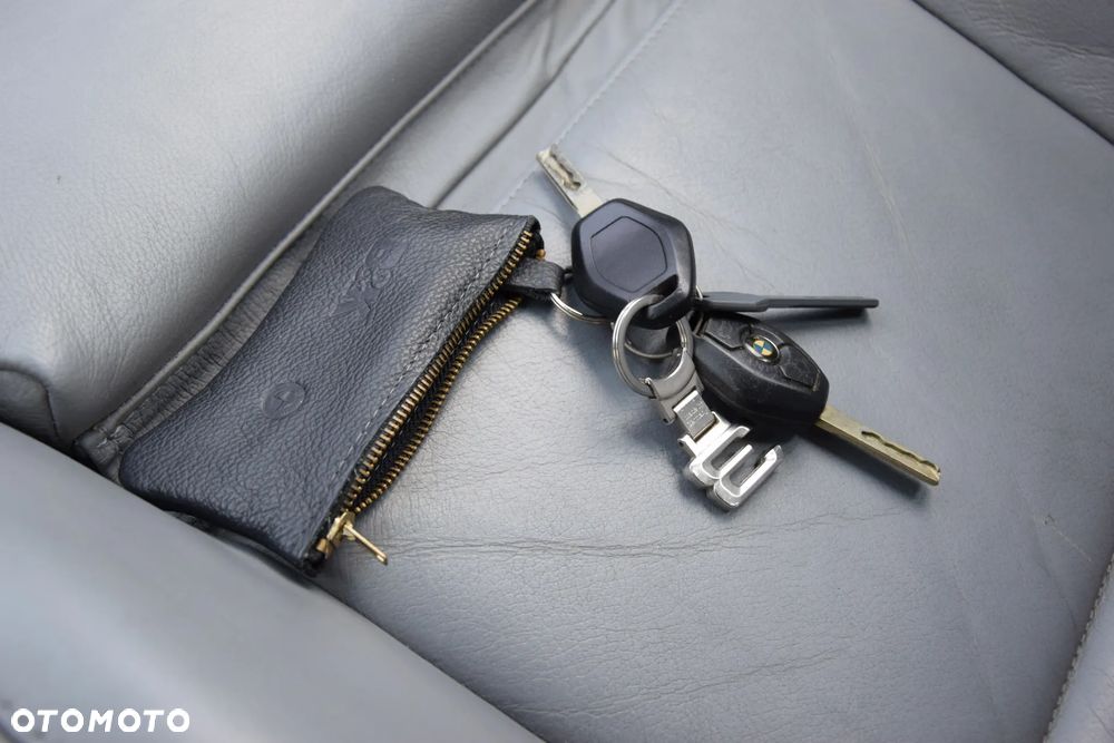 BMW Seria 3 325i Edition Sport - 33