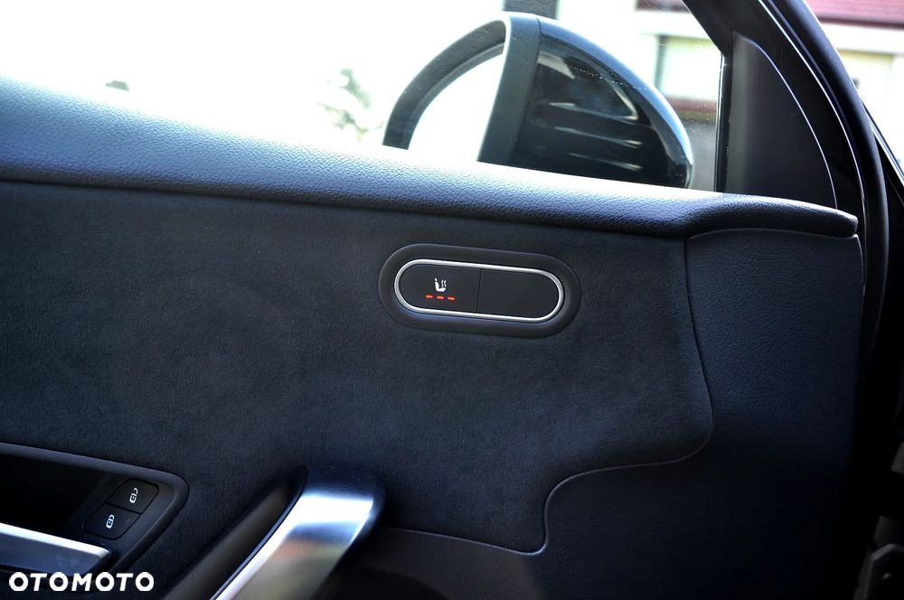 Mercedes-Benz Klasa A 180 7G-DCT Edition AMG Line - 32