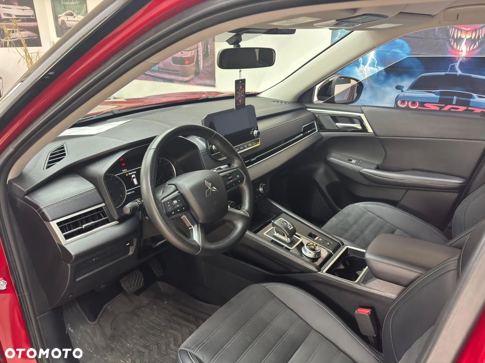 Mitsubishi Outlander - 8