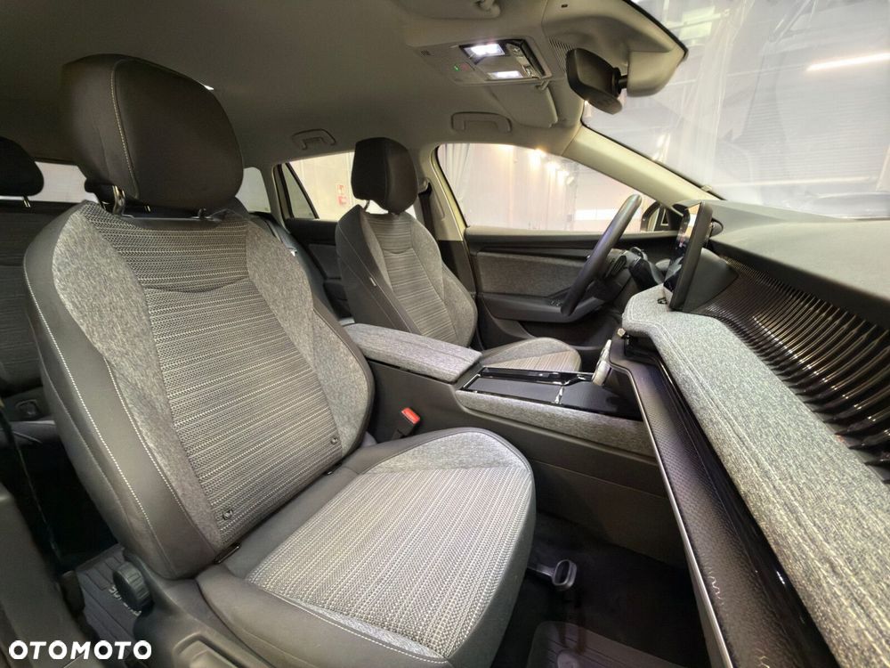 Skoda Superb 2.0 TDI SCR Selection DSG - 25