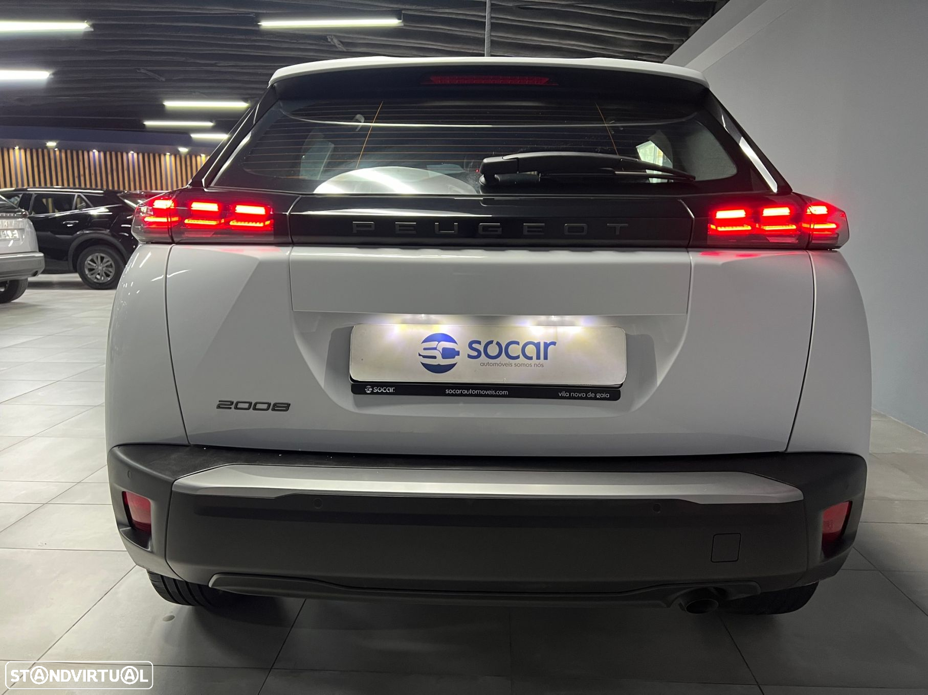 Peugeot 2008 1.2 PureTech Active Pack - 12