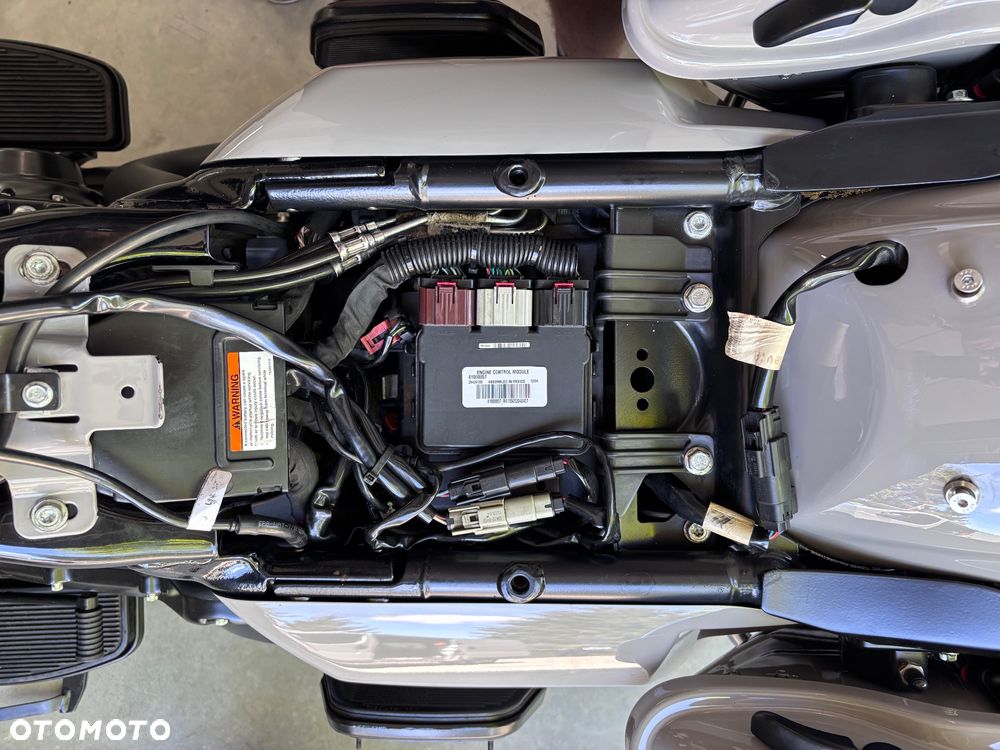 Harley-Davidson FLHS Electra Glide - 26