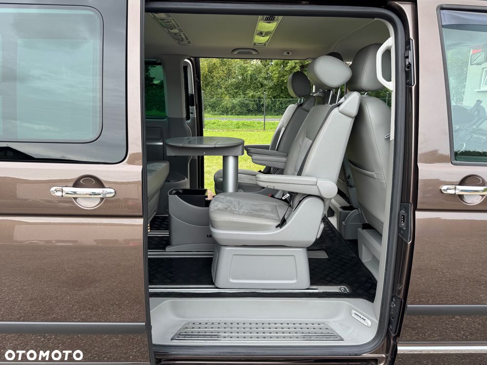 Volkswagen Multivan - 21