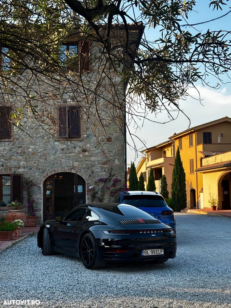 Porsche 911 Carrera 4 PDK - 4