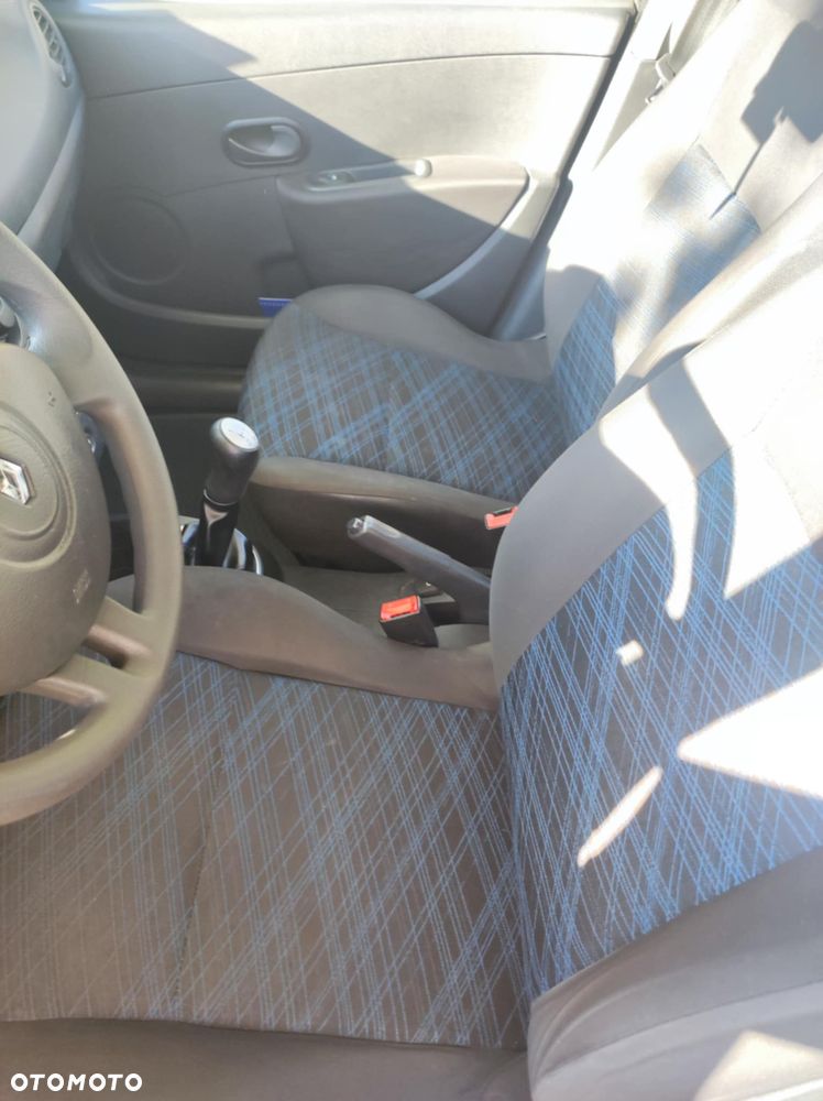 Renault Clio - 8