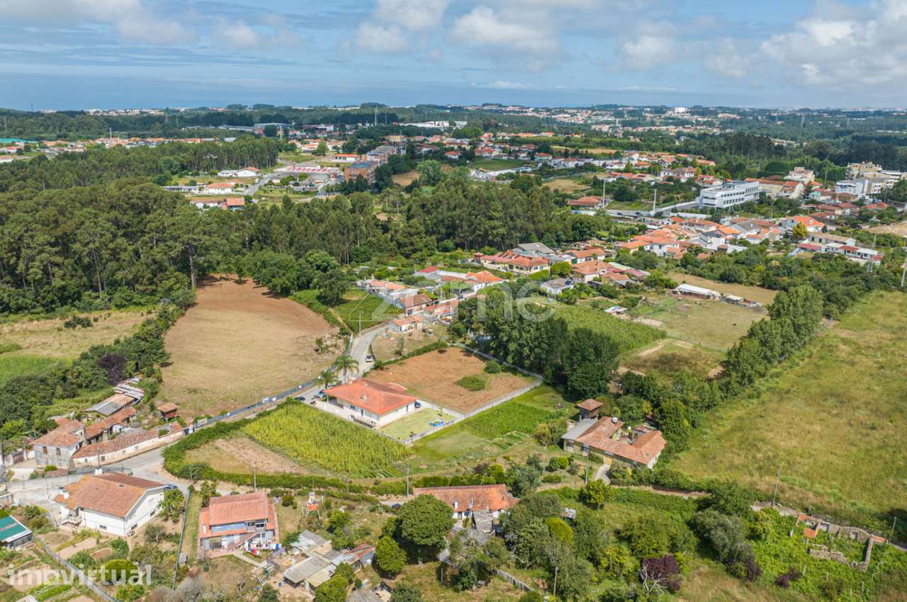 Terreno urbanizável com 1587m2 em Grijó, V.N Gaia - Grande imagem: 5/18