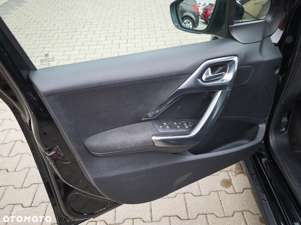 Peugeot 2008 1.6 BlueHDi Crossway S&S - 24