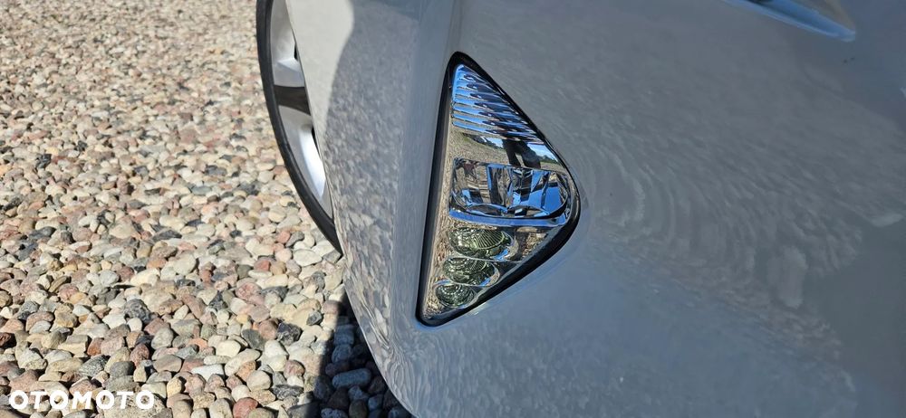 Toyota Prius Hybrid Executive - 14