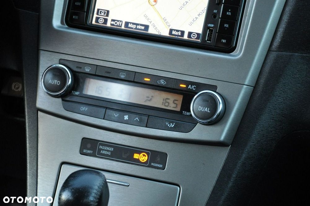 Toyota Avensis Touring Sports 1.8 Multidrive S Comfort - 30
