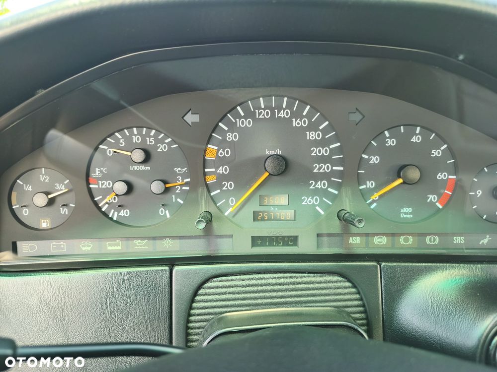 Mercedes-Benz CL - 40