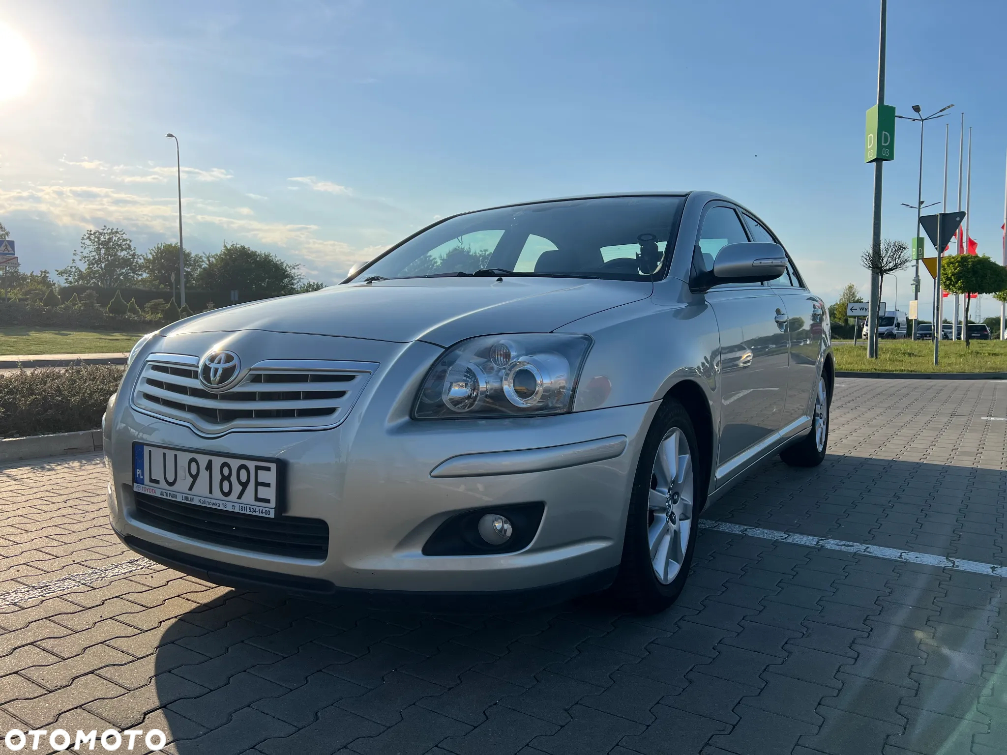 Toyota Avensis 1.8 VVT-i Sol - 4