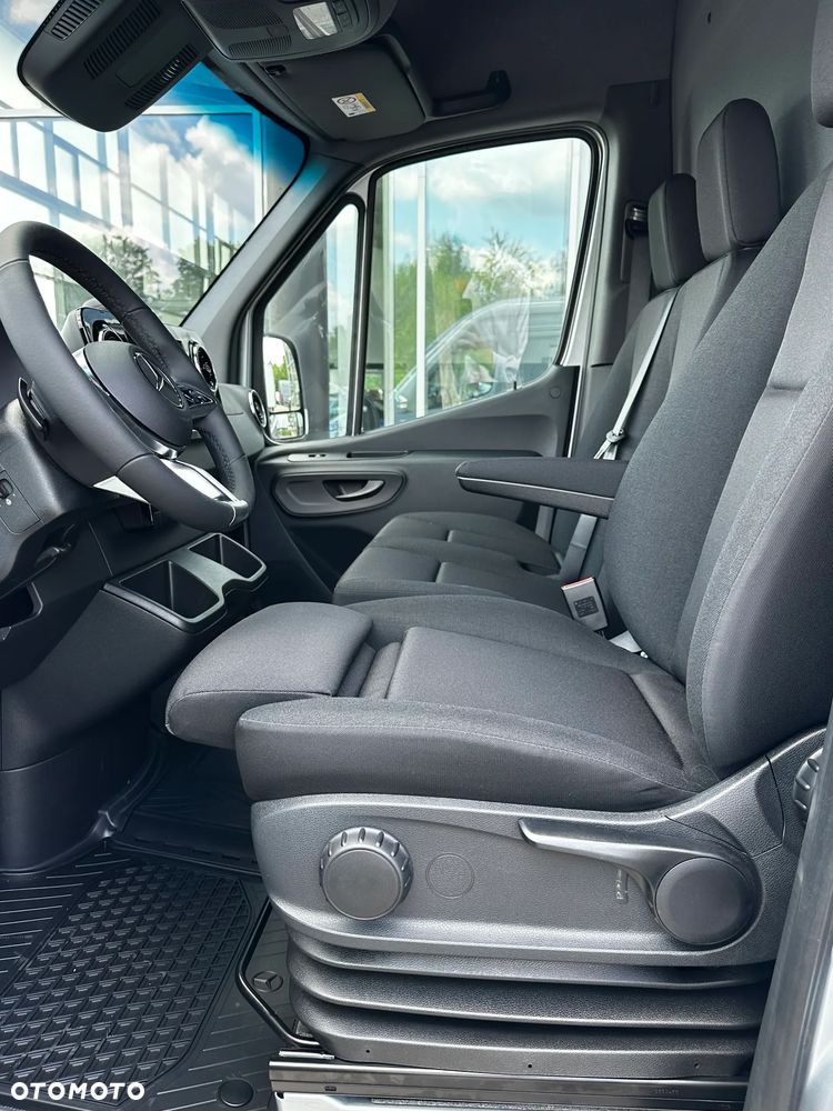 Mercedes-Benz Sprinter - 15