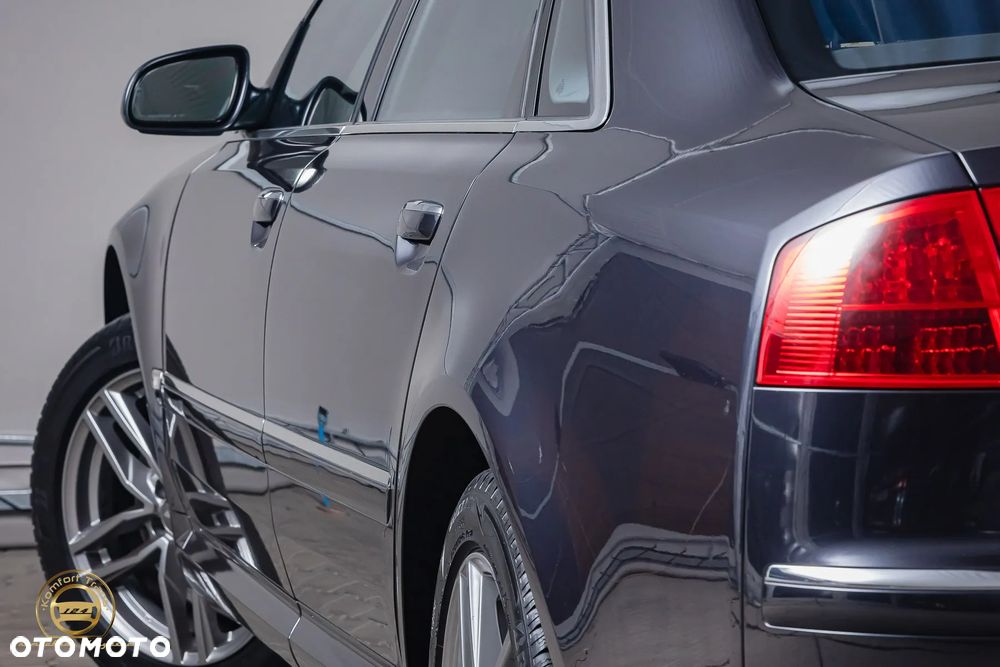 Audi A8 4.2 Quattro - 10