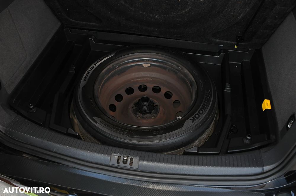 Volkswagen Touran 1.6 TDI DPF Highline - 27