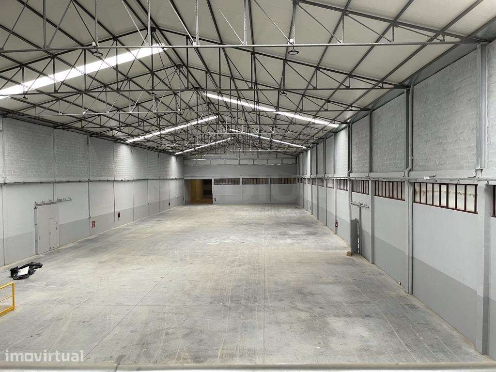 Armazém Industrial - Zona Industrial de Lousado (Vila Nova de Famal... - Grande imagem: 2/15