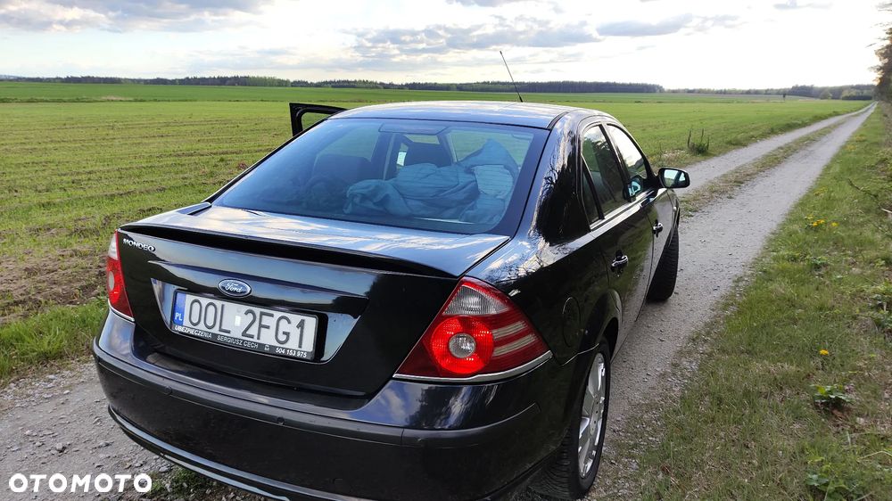 Ford Mondeo 2.0 FF Titanium - 32