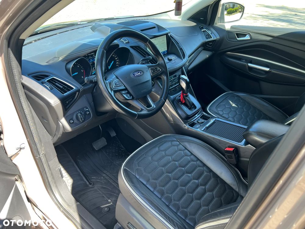 Ford Kuga 2.0 TDCi 4x4 Vignale - 28