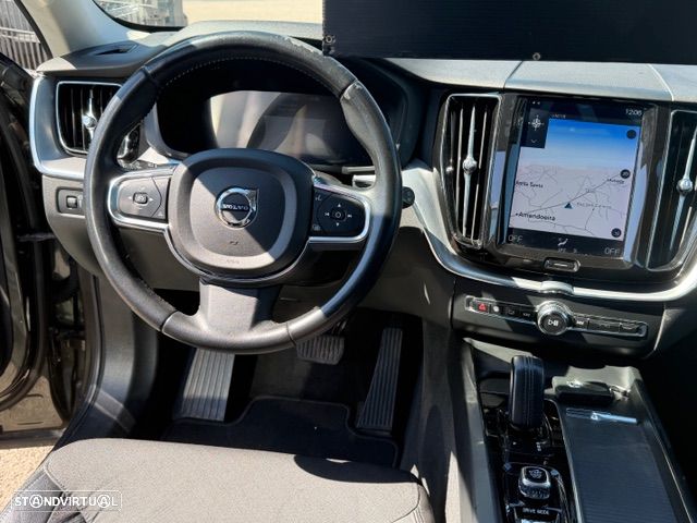 Volvo XC 60 2.0 T8 PHEV Momentum AWD - 18