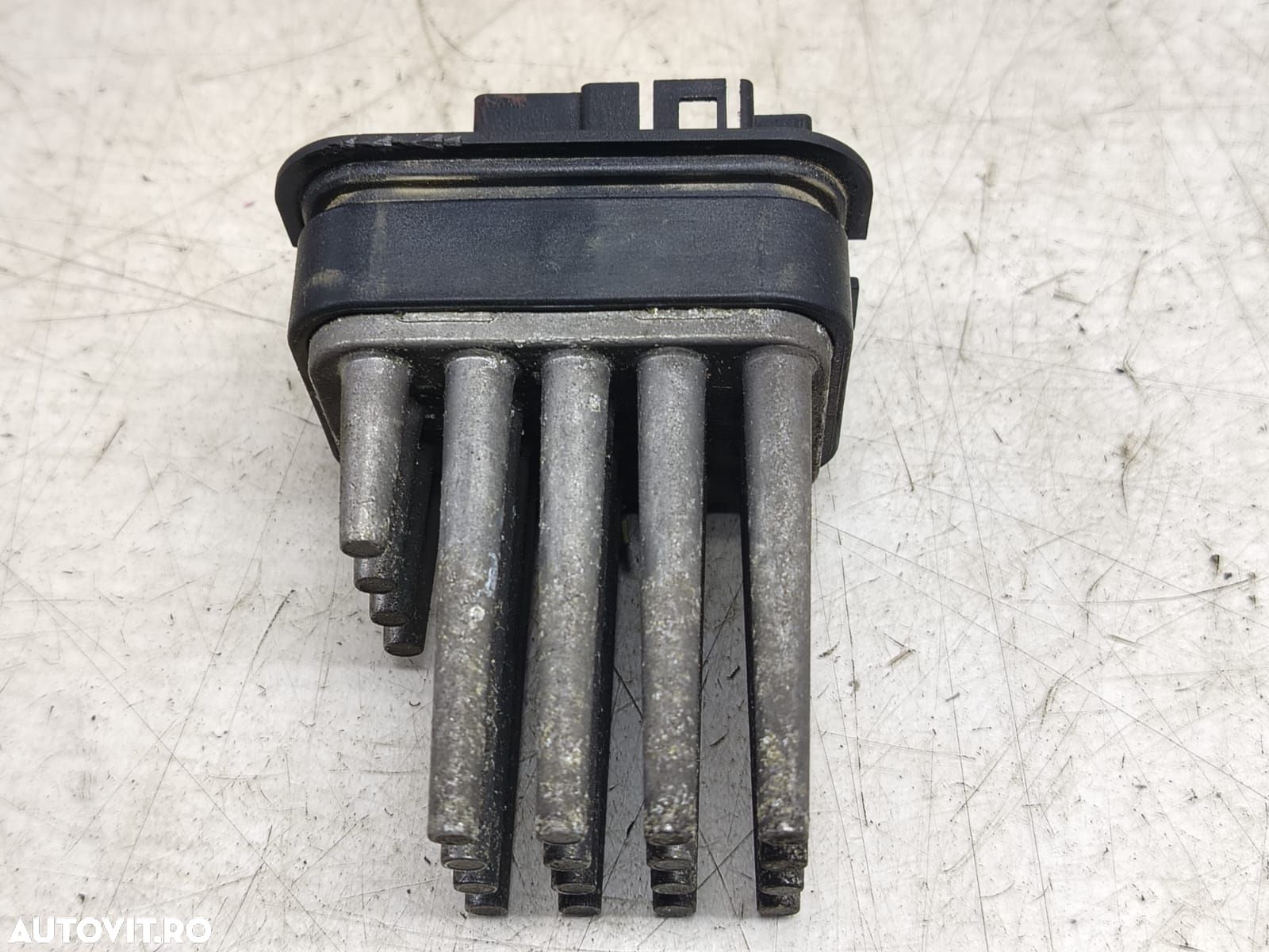 Releu trepte aeroterma 52488536 Opel Zafira B [2005 - 2010] - 1