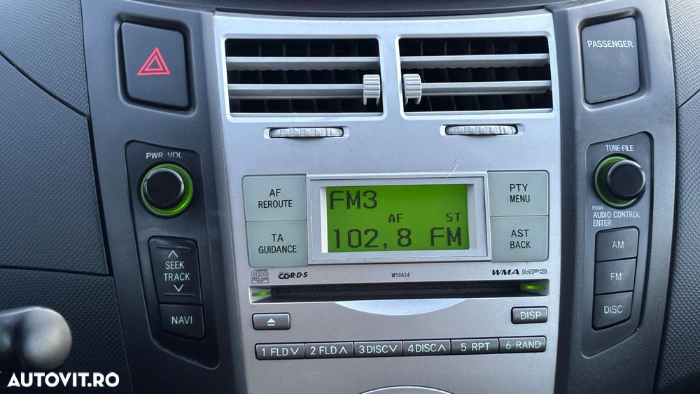 Toyota Yaris 1.3 Aut Luna - 22