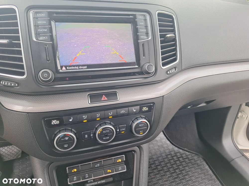 Volkswagen Sharan - 32