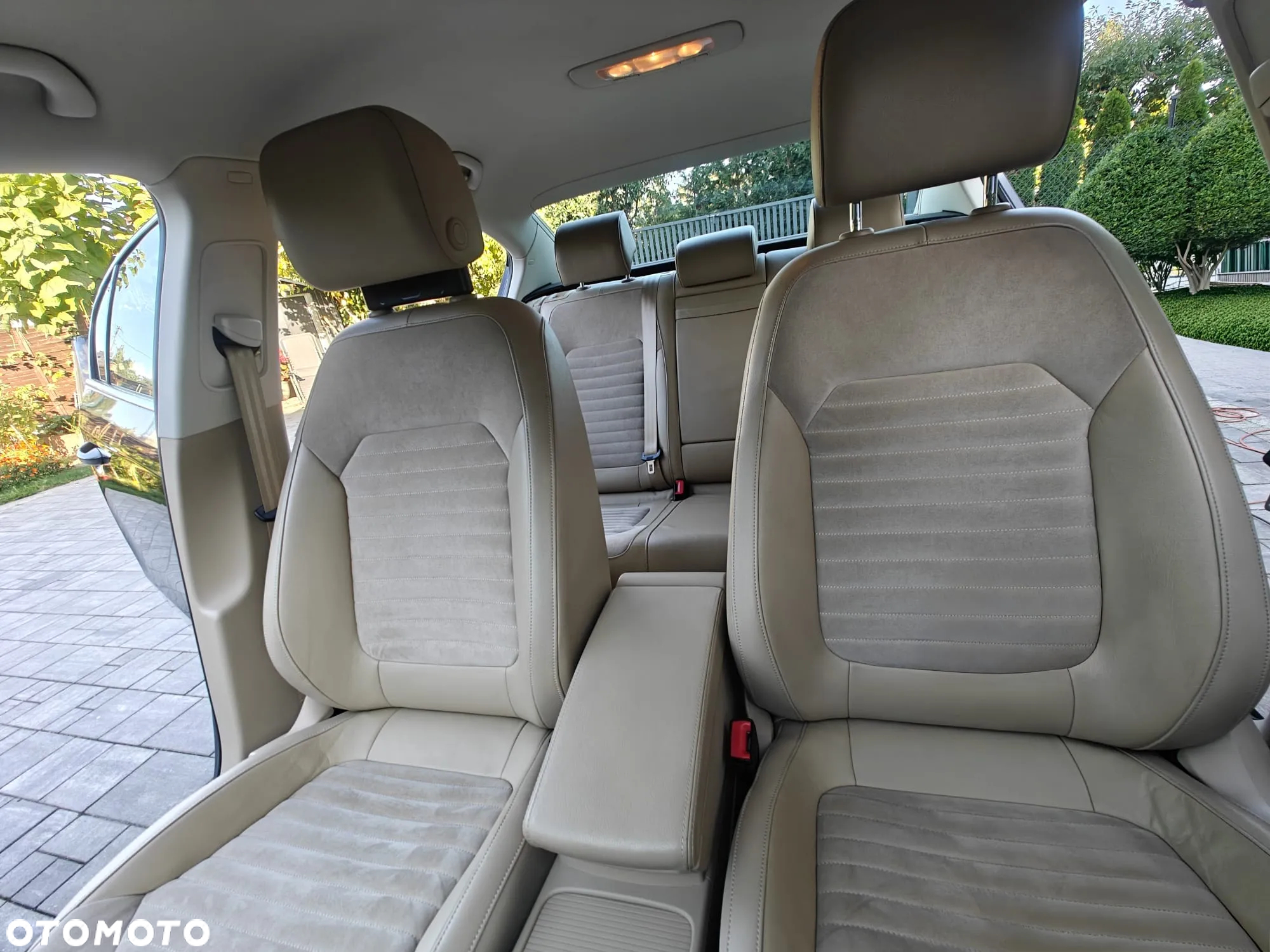 Volkswagen Passat 1.8 TSI Highline - 13