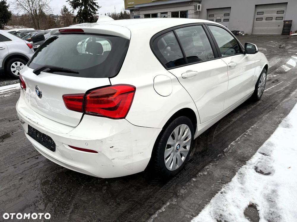 BMW Seria 1 118d Sport Line - 2
