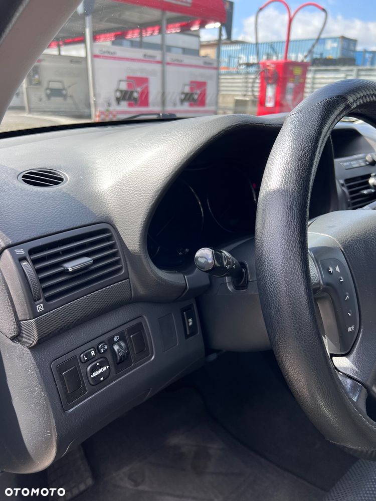 Toyota Avensis 1.8 VVT-i Sol - 18