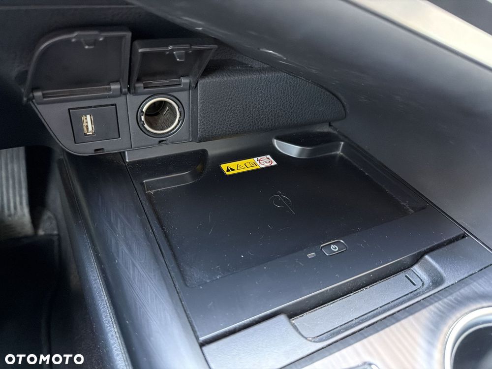 Toyota Camry 2.5 Hybrid Executive CVT - 16