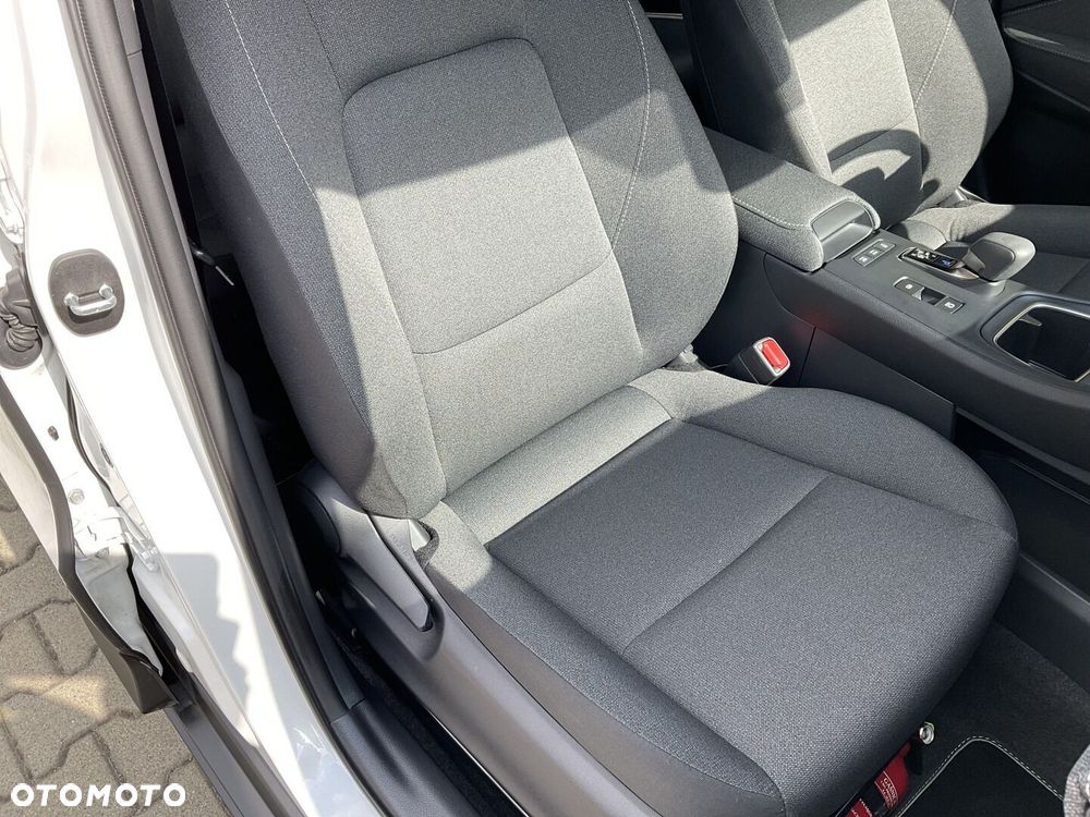 Lexus LBX 1.5 Hybrid - 12