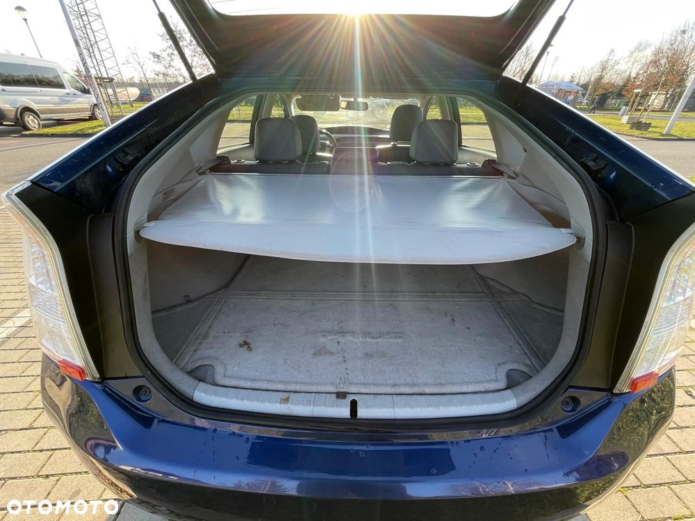 Toyota Prius (Hybrid) Sol - 22