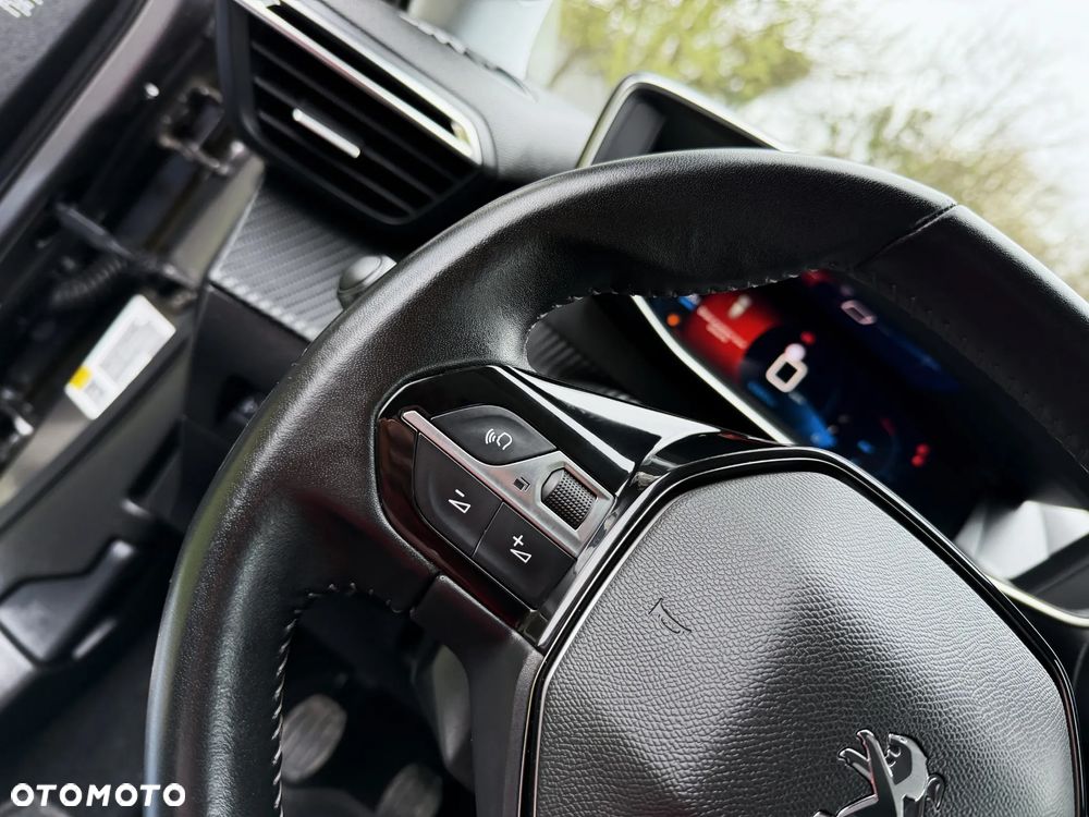 Peugeot 2008 PureTech 130 Allure Pack - 22