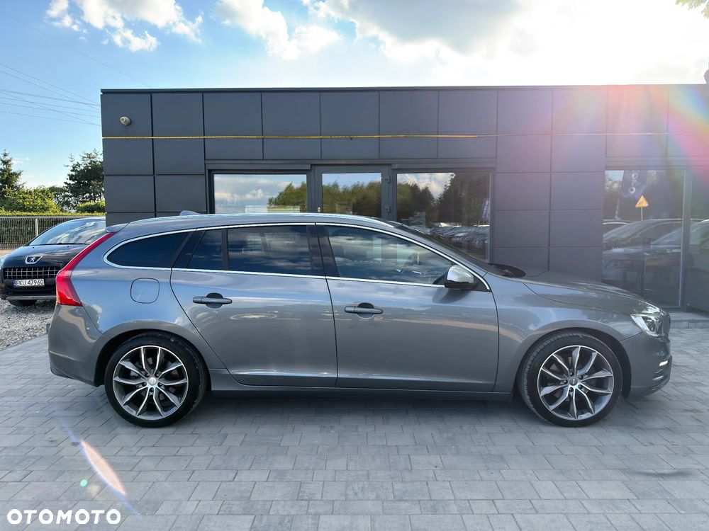 Volvo V60 D3 Drive-E R-Design Momentum - 22