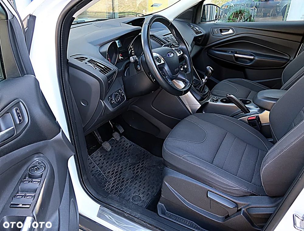 Ford Kuga 1.5 EcoBoost 2x4 Trend - 12