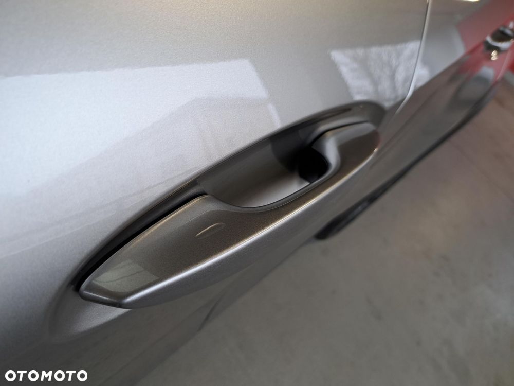 Lexus UX 250h GPF Business 2WD - 33