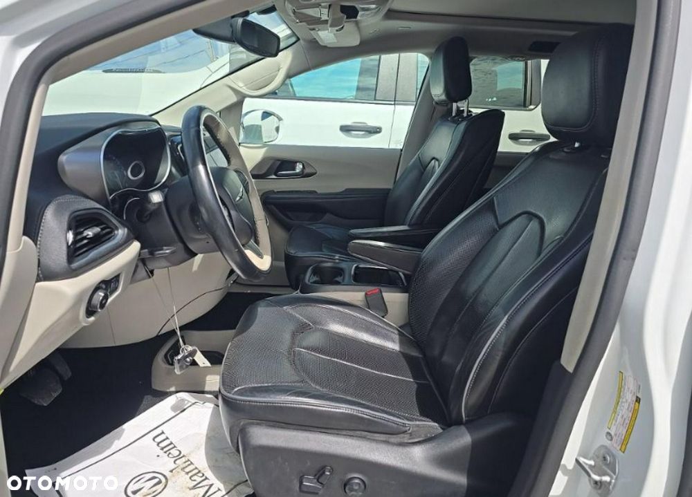 Chrysler Pacifica - 6