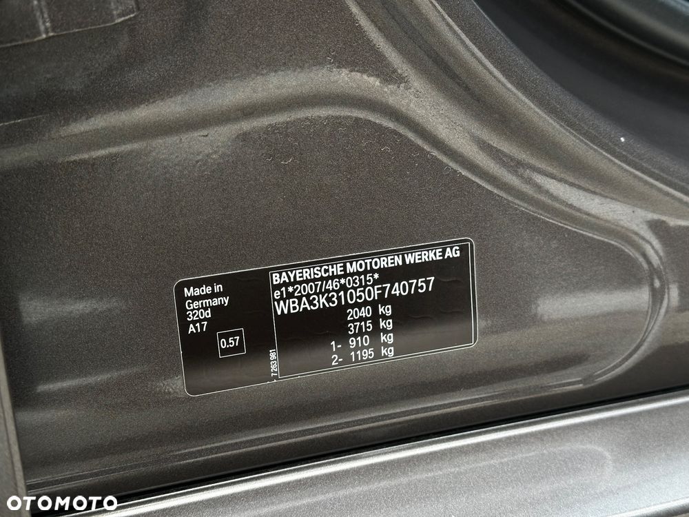 BMW Seria 3 320d - 32