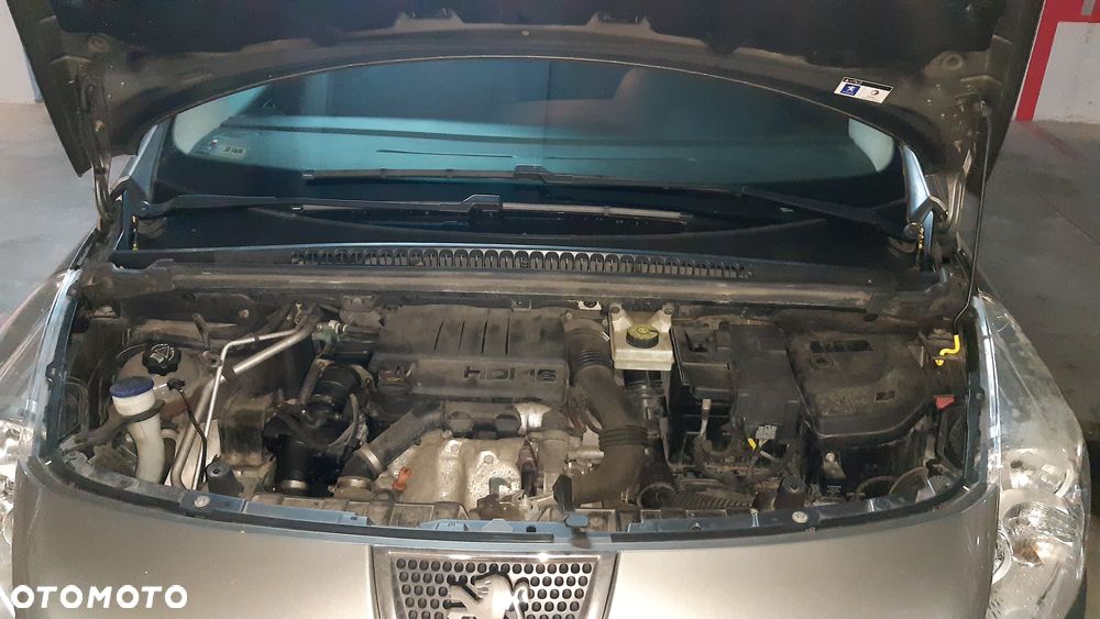 Peugeot 3008 1.6 HDi Premium - 10