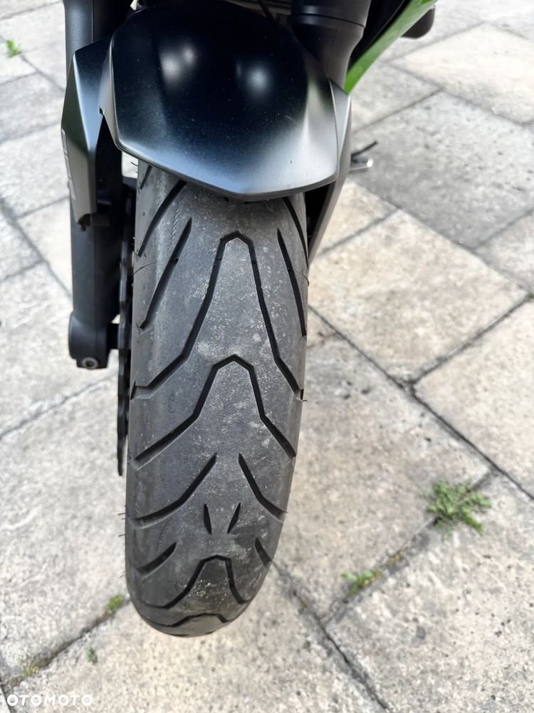 Kawasaki ER - 12